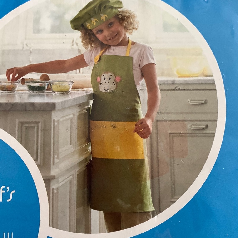 New Kid’s apron and hat set